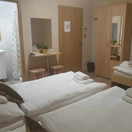 Platina Panzio*** Hotel