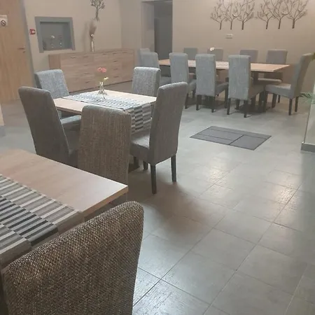 Platina Panzio*** Hotell *