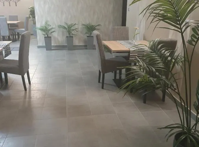 Platina Panzió*** Hotel